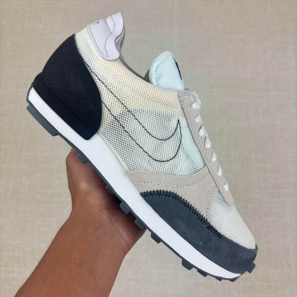 🕊️ 2020 Nike Daybreak Type “Summit White Light Orewood Brown” 9.5W - Picture 1 of 6